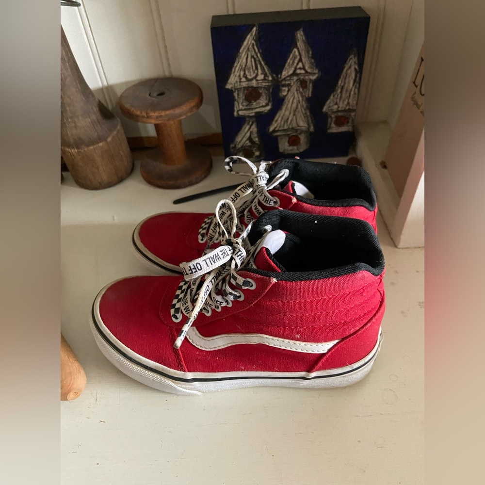Vans - Picture 2 of 4